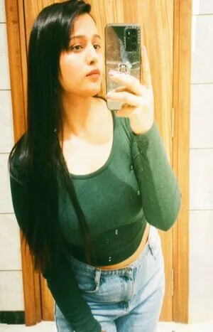 call girls service in Defence Colony