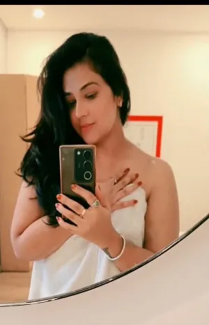 call girl in Defence Colony